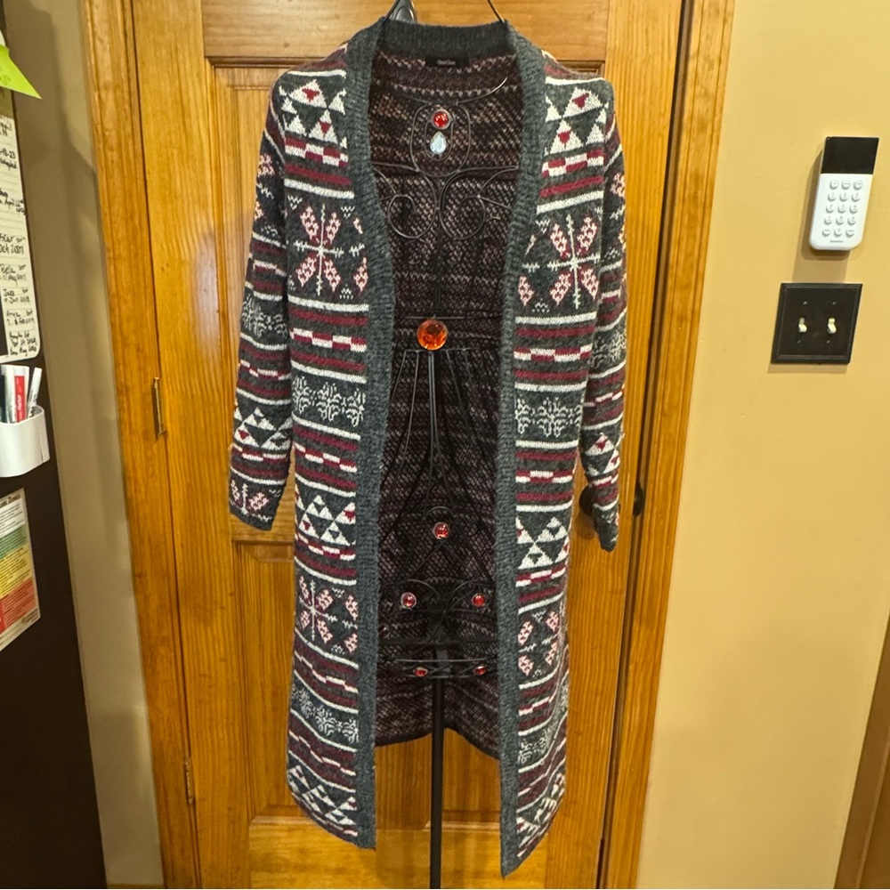 GeeGee S/M Women's Long Aztec Tribal Sweater Holiday Isle Pattern Red Gray